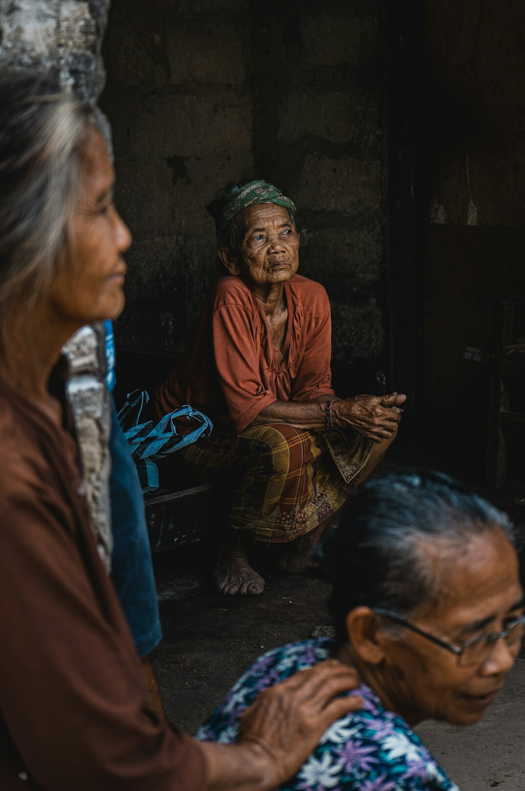 elderly woman telling story